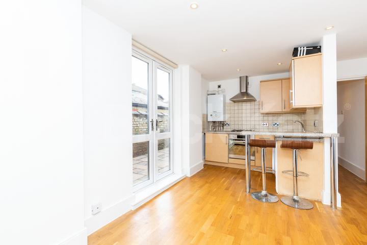 Minutes to a Zone 2 tube and the added benefit of a large private patio Highbury Park, Highbury